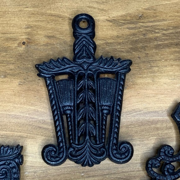 Cast Iron Vintage Mini Trivets Hot Plate Set of 3 MT-3 MT-4 MT-6 - Picture 9 of 10